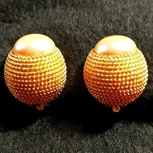 Erwin Pearl 1980's Clip-on earrings
